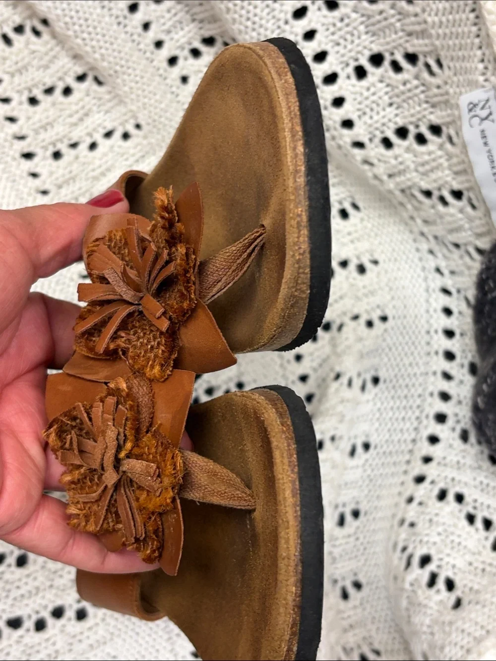 Vionic Tan Brown Floral Thong Sandals Size 6